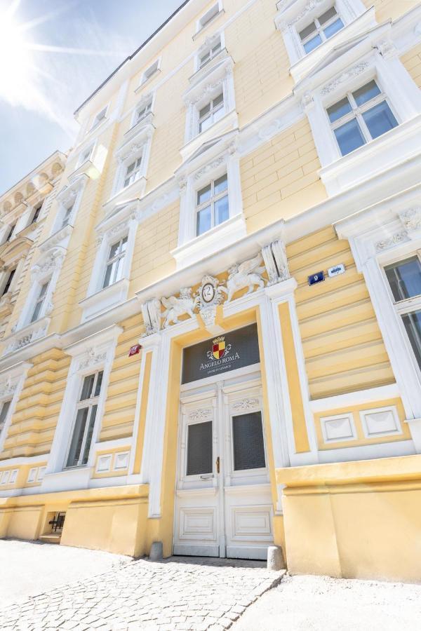 Appartement Turnkey I Angelo Roma Prague