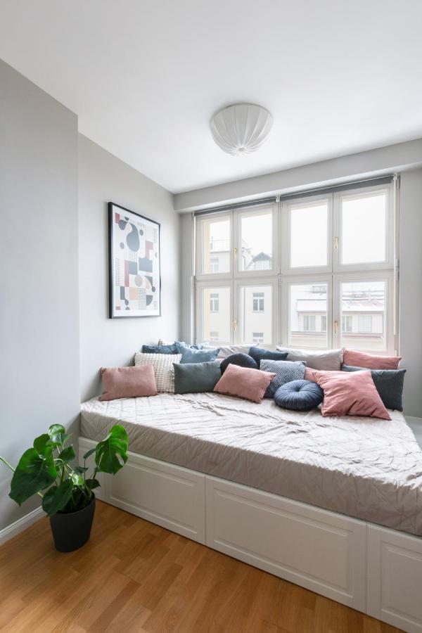 Appartement Turnkey I Angelo Roma Prague